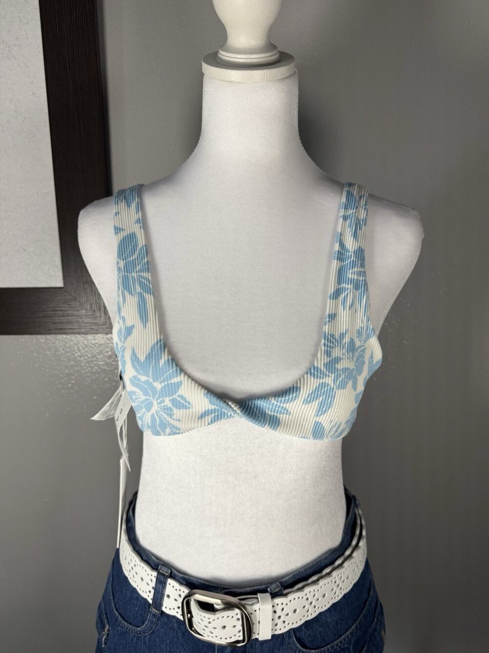 Rhythm Grace Floral Twisted Front Bikini Top Womens Size Medium